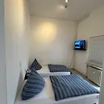 בית הארחה Oberkasseler Hof בון