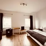 ゲストハウス Oberkasseler Hof 3*