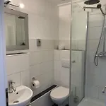 בית הארחה Oberkasseler Hof בון