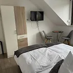 Oberkasseler Hof 3*