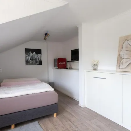 Oberkasseler Hof Penzion 3*