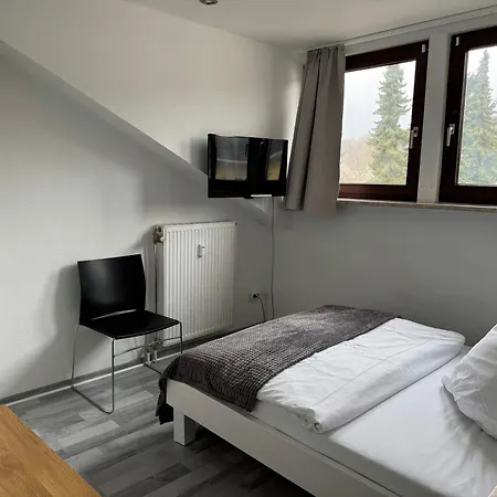 Oberkasseler Hof 3*