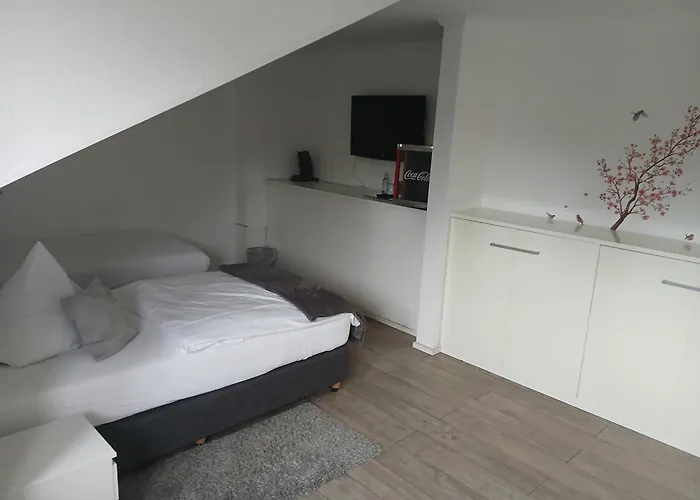 Oberkasseler Hof 3* בון